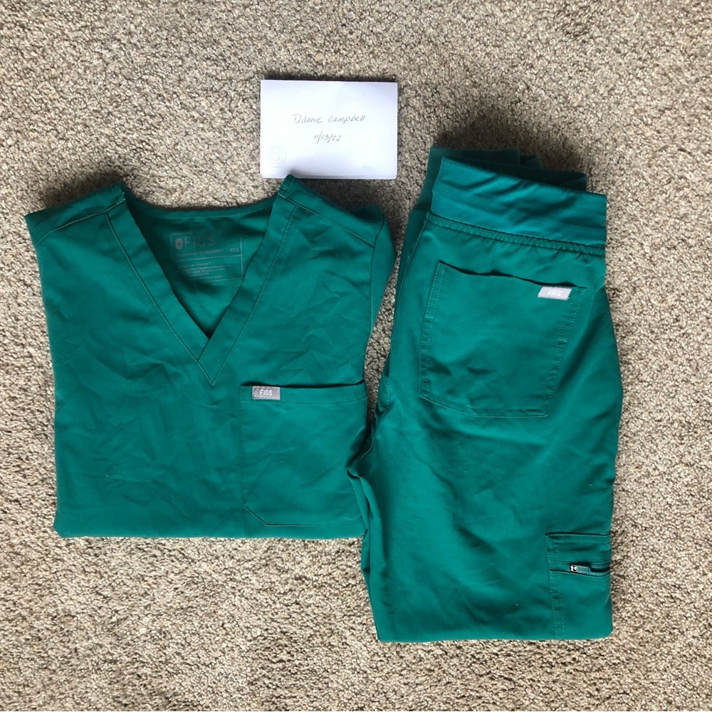 Figs scrubs